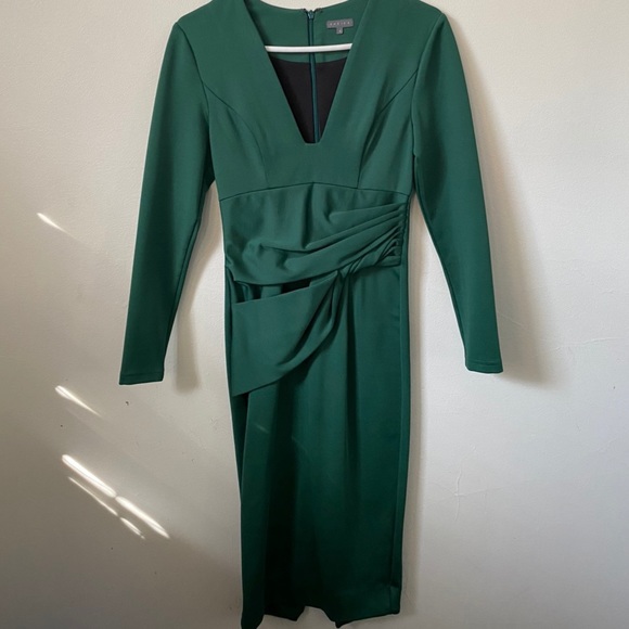 Sheike Emerald Green Dress - Picture 3 of 3